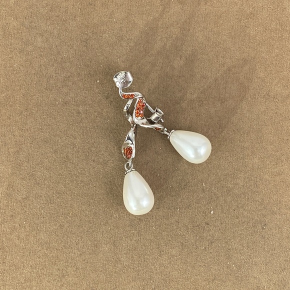 Red garnets and Fresh Water Pearl Earrings - Picture 5 of 6